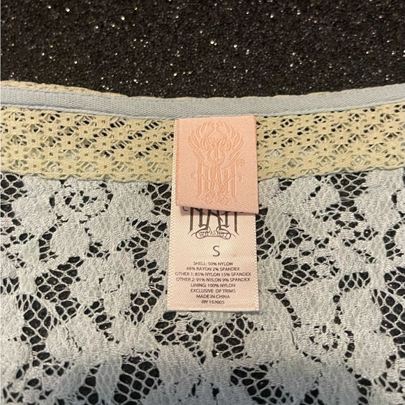 Hot as Hell gorgeous top sea foam green, lime & pink - Picture 7 of 8